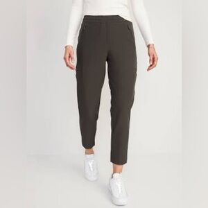 NWOT High-Waisted All-Seasons StretchTech Slouchy Taper Cargo Pants